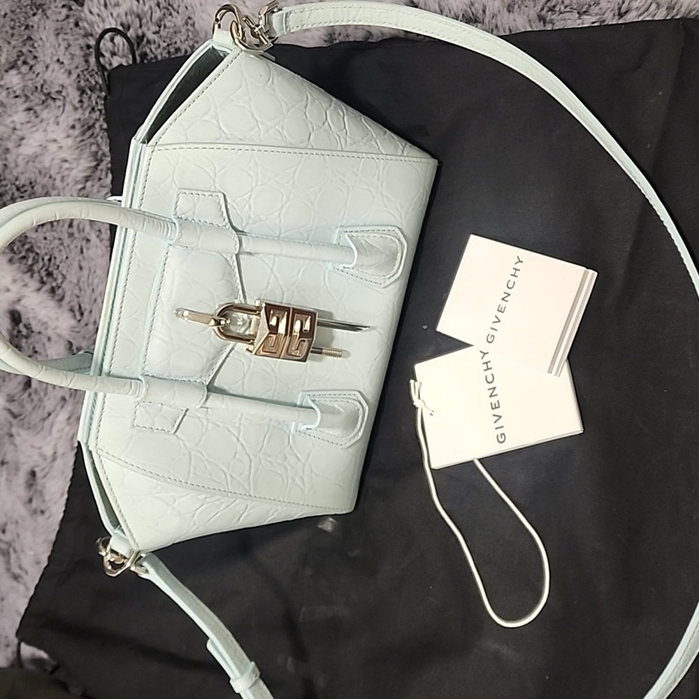 Givenchy Antigona Croc Bag - Picture 5 of 11